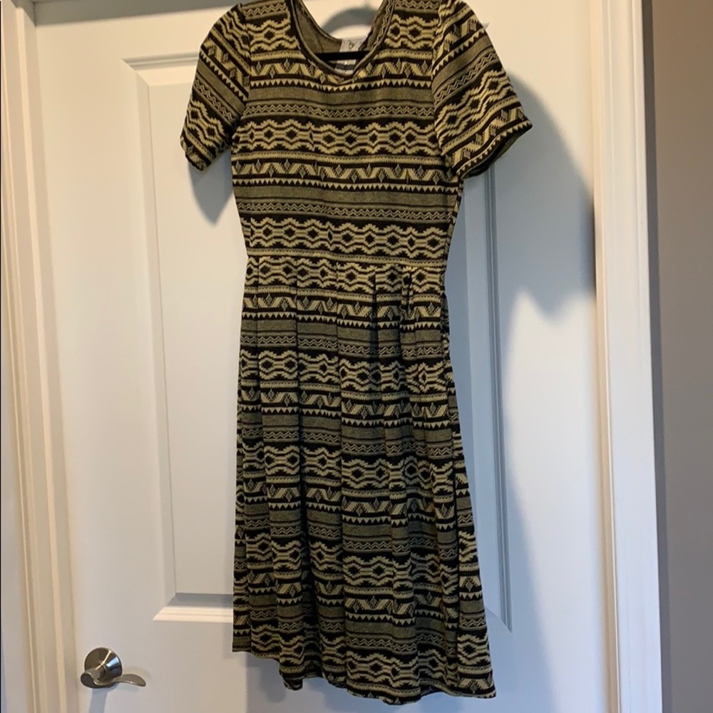 Lularoe Amelia charcoal Black and Tan pattern L